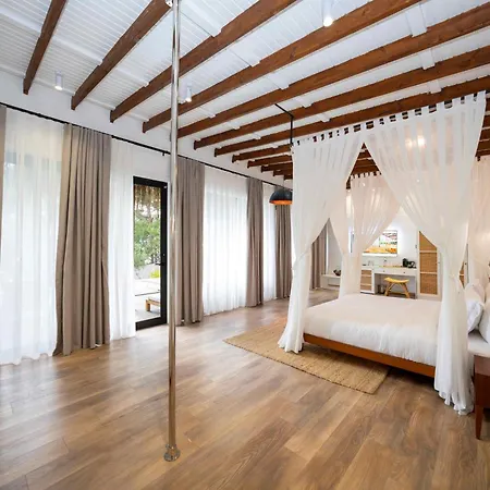 Lov Adults Only Отель 3*