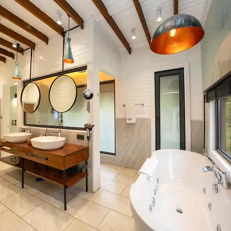 Lov Adults Only Фаралия