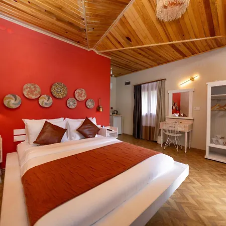 Lov Adults Only Фаралия