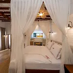 Hotel Lov Adults Only